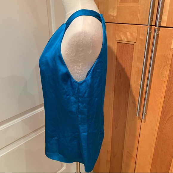 VIOLET & CLAIRE. Beautiful blue sleeves satin top. Size M. - Picture 4 of 9